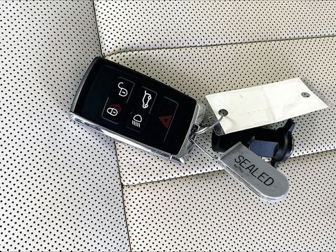 Used 2023 Land Rover Range Rover SE image 11