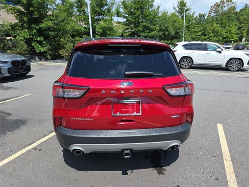 Used 2020 Ford Escape Titanium AWD/4WD image 4