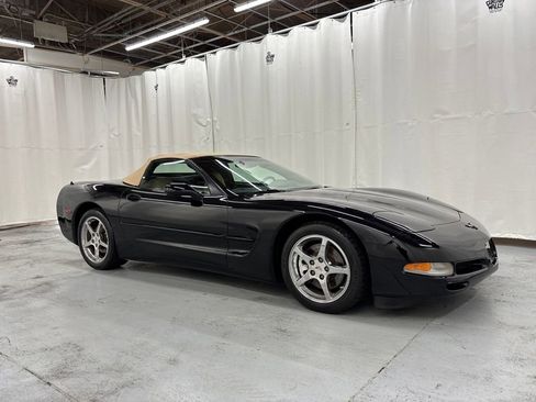 Used 2001 Chevrolet Corvette Convertible w/ Preferred Equipment Group1 image 7