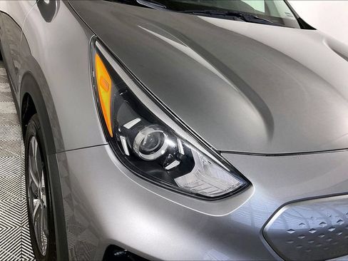 Used 2022 Kia Niro EX Premium FWD image 27