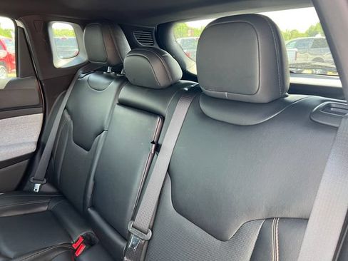 Used 2023 Jeep Compass Latitude w/ Sun and Sound Group AWD/4WD image 4