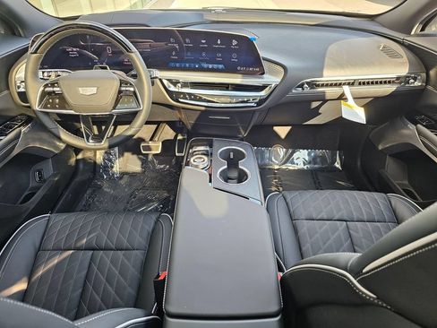 New 2027 Cadillac Lyriq Signature Sport w/ Nappa Leather Package AWD/4WD image 17