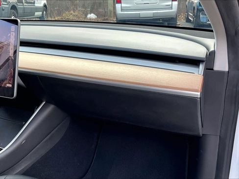 Used 2020 Tesla Model 3 Long Range image 18