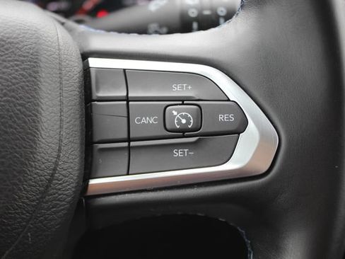 Used 2022 Jeep Compass Latitude w/ Convenience Group AWD/4WD image 17