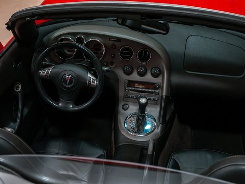 Used 2007 Pontiac Solstice Convertible w/ Premium Package image 15