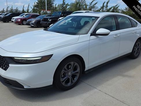 Used 2023 Honda Accord EX image 1