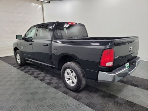 Used 2022 RAM 1500 Classic SLT AWD/4WD image 3