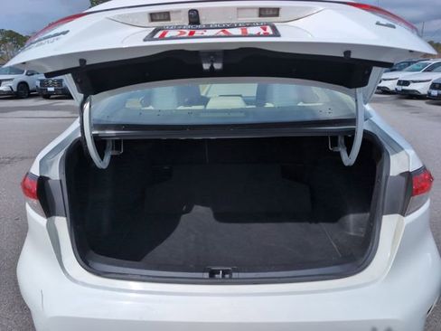 Used 2023 Toyota Corolla LE image 5