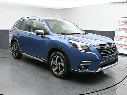 Used 2022 Subaru Forester Touring image 2