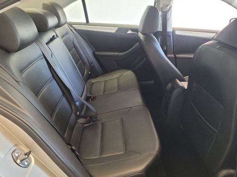 Used 2014 Volkswagen Jetta SE FWD image 19