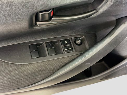 Used 2025 Toyota Corolla LE FWD image 15