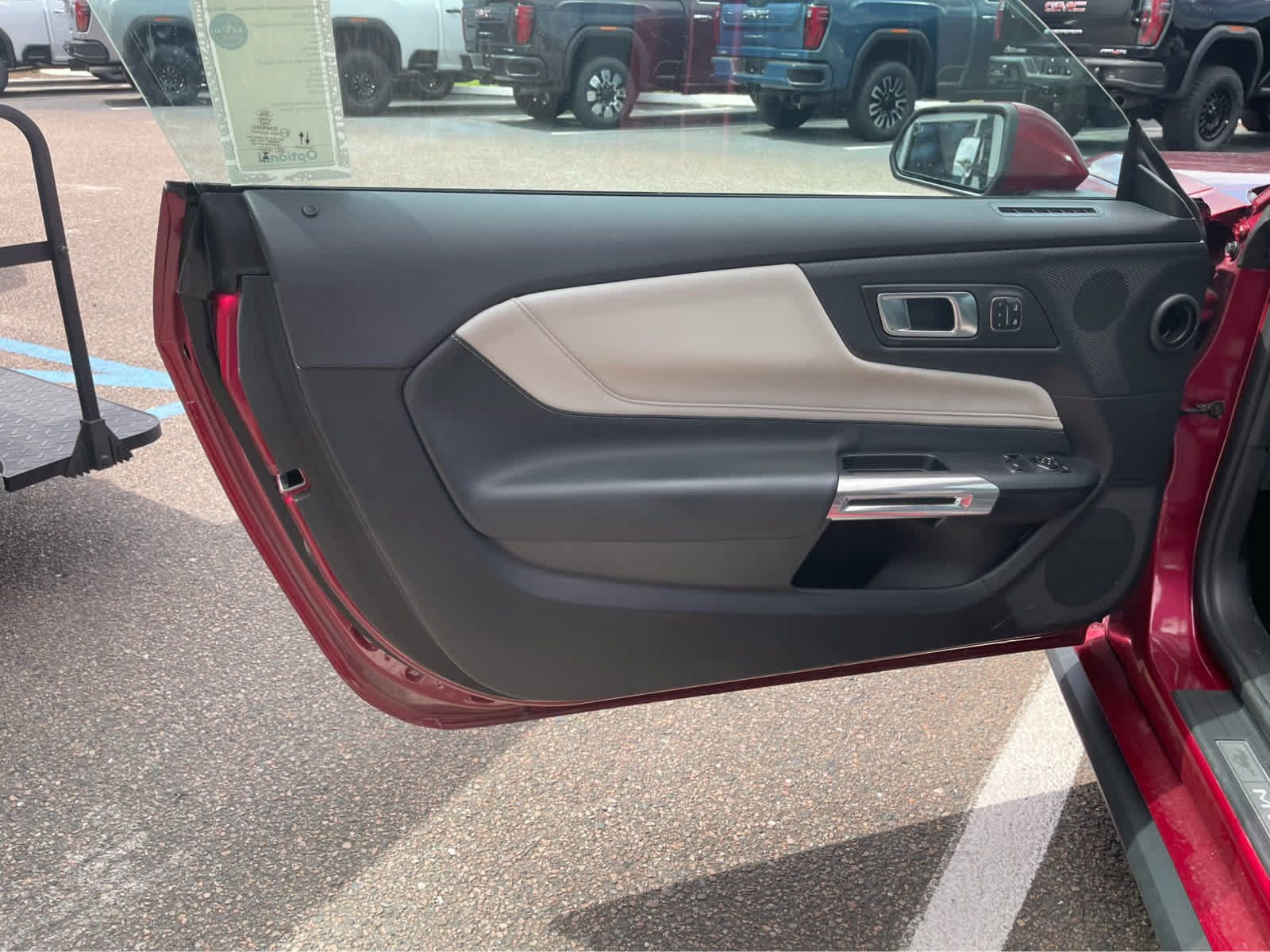 Used 2025 Ford Mustang Premium RWD image 10