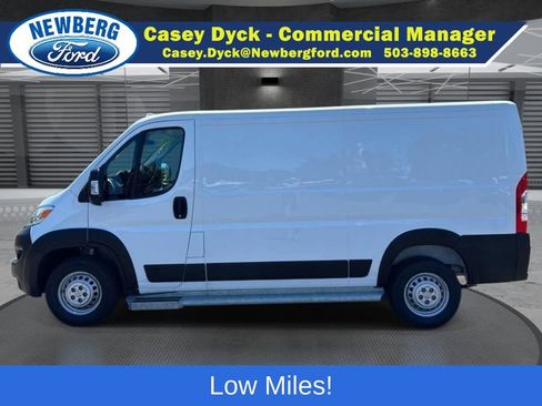 Used 2025 RAM ProMaster 2500 w/ U-Haul Equipment Group FWD image 8