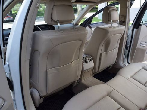 Used 2014 Mercedes-Benz E 350 4MATIC Sedan image 46