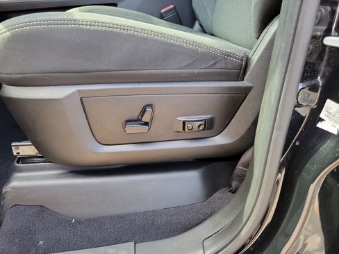 Used 2020 RAM 3500 Big Horn w/ Level 2 Equipment Group image 9