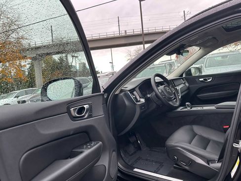 Used 2025 Volvo XC60 B5 Core w/ Protection Package Premier image 20