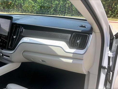 Certified 2026 Volvo XC60 B5 Ultra AWD/4WD image 21