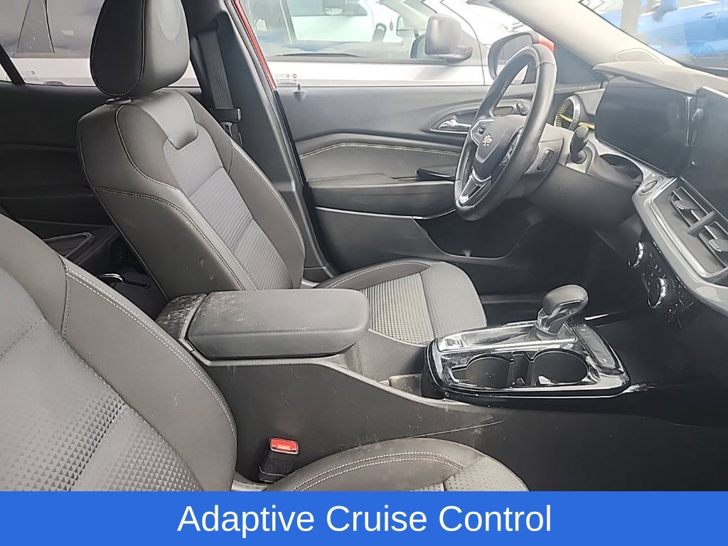 Used 2024 Chevrolet Trax LT w/ Driver Confidence Package FWD image 18
