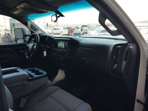 Used 2018 Chevrolet Silverado 3500 2WD Regular Cab image 11