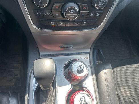 Used 2018 Jeep Grand Cherokee Altitude AWD/4WD image 13
