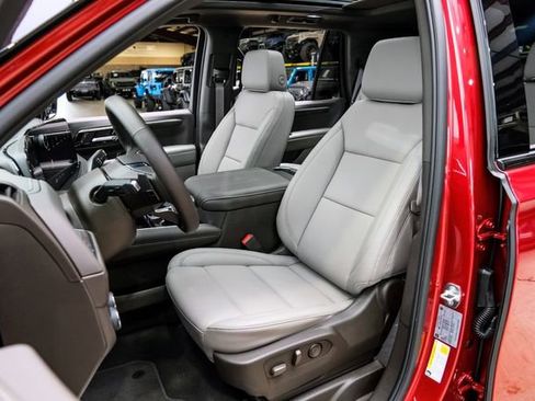 Used 2026 Chevrolet Tahoe Z71 w/ Comfort Package AWD/4WD image 61