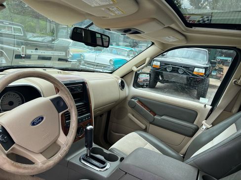 Used 2006 Ford Explorer Eddie Bauer AWD/4WD image 7