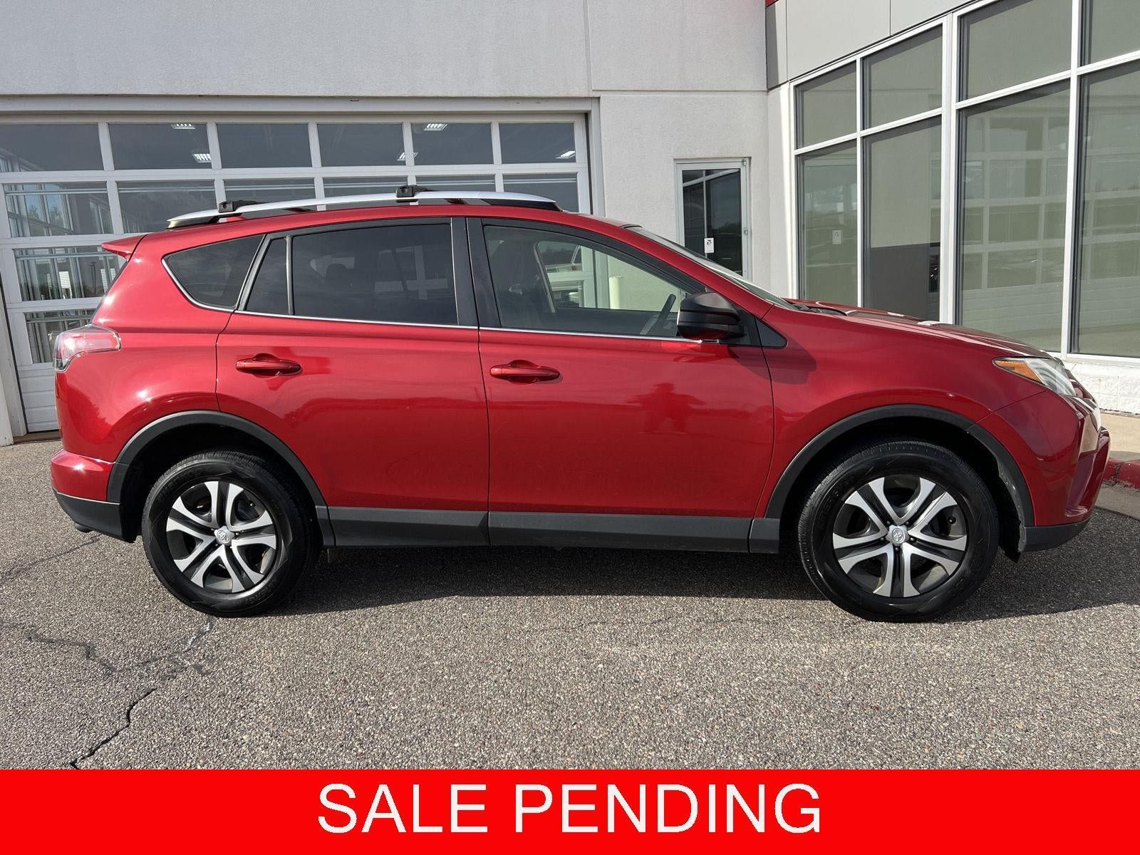 Used 2016 Toyota RAV4 LE AWD/4WD image 1