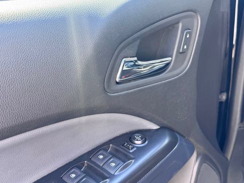 Used 2021 Chevrolet Colorado Z71 w/ Z71 Midnight Edition AWD/4WD image 12
