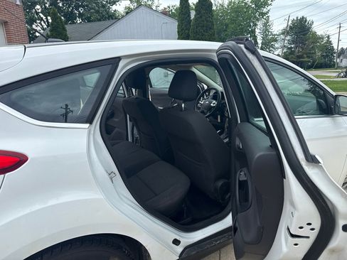 Used 2012 Ford Focus SEL FWD image 13