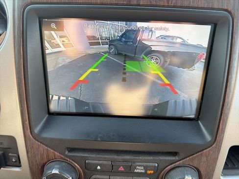 Used 2014 Ford F150 Lariat w/ Lariat Chrome Package image 24