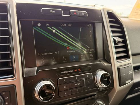 Used 2018 Ford F150 Lariat w/ Equipment Group 502A Luxury AWD/4WD image 19