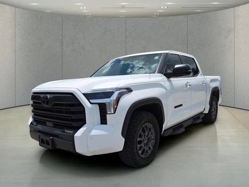 Used 2025 Toyota Tundra SR5 w/ SR5 Premium Package RWD image 12