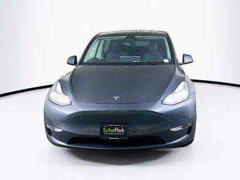 Used 2023 Tesla Model Y 2WD image 2