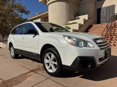Used 2014 Subaru Outback 2.5i Premium AWD/4WD image 7