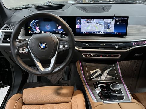Used 2024 BMW X5 xDrive40i w/ Parking Assistance Package image 11