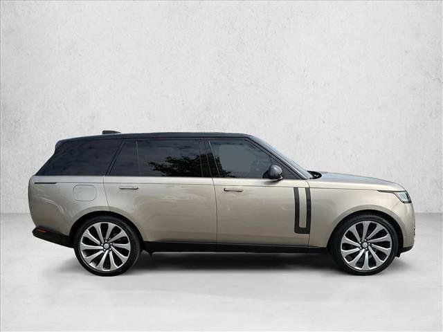 Used 2023 Land Rover Range Rover Long Wheelbase SE AWD/4WD image 4