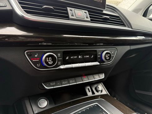 Used 2018 Audi Q5 Prestige w/ Prestige Package image 12