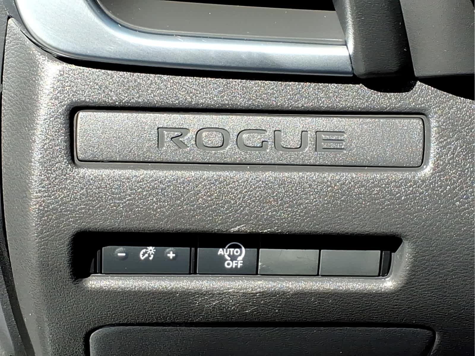 Used 2023 Nissan Rogue S AWD/4WD image 13