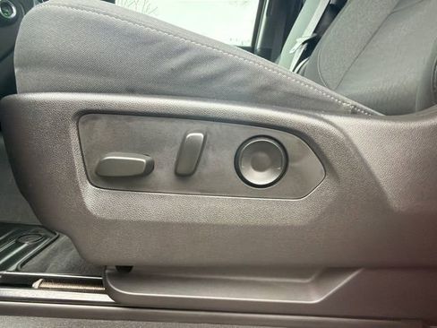 Used 2023 Chevrolet Silverado 1500 Custom image 38