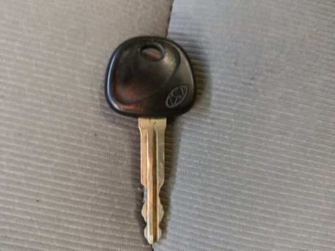 Used 2017 Hyundai Elantra SE w/ Cargo Package image 32