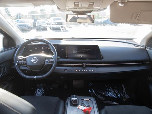 Used 2023 Nissan Ariya AWD image 17