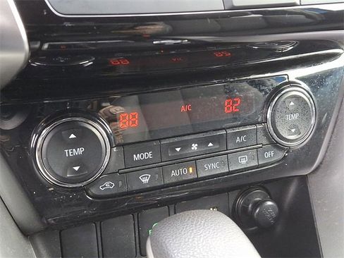 Used 2023 Mitsubishi Eclipse Cross SE image 18