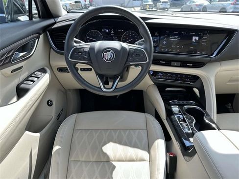 Used 2023 Buick Envision Avenir image 18