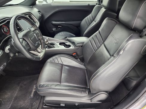 Used 2017 Dodge Challenger SRT Hellcat RWD image 8