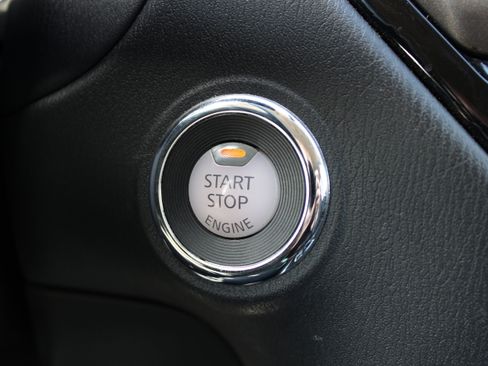 Used 2020 Nissan Pathfinder SV AWD/4WD image 19