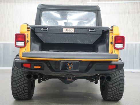 Used 2021 Jeep Gladiator Sport image 39