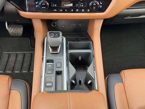 Certified 2024 Nissan Pathfinder Platinum w/ Cargo Package image 16