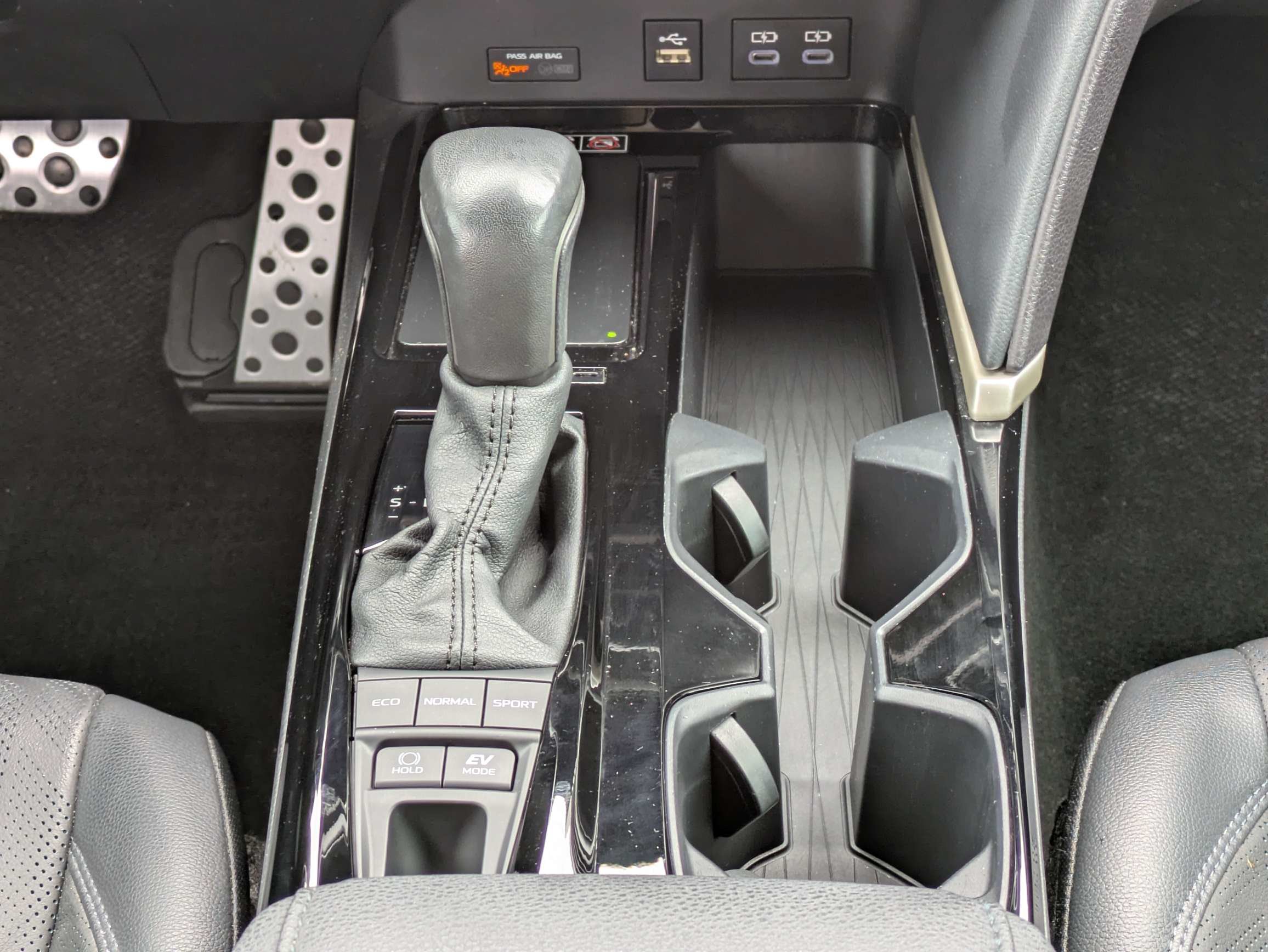 Used 2025 Toyota Camry XSE FWD image 17