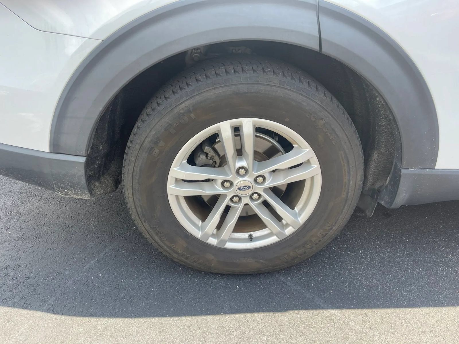 Used 2020 Ford Explorer XLT w/ Equipment Group 202A RWD image 9