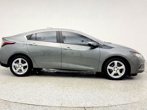 Used 2017 Chevrolet Volt LT w/ Comfort Package image 4